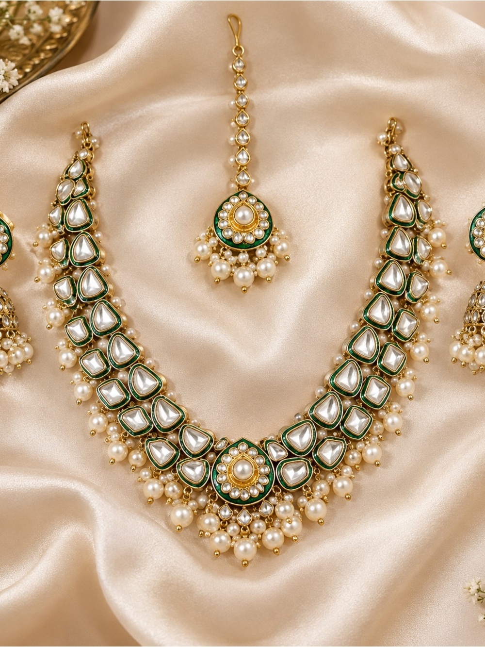 Kundan and Pearl set. Necklace + Earrings + Maang Tikka